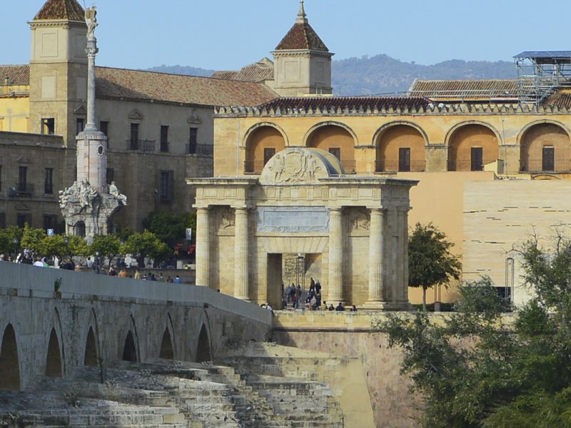 Foto de la Puerta del Puente Romano de Córdoba